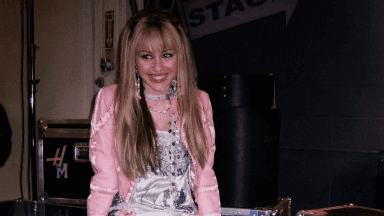 Miley Cyrus celebra el 20.º aniversario de Hannah Montana, la serie de Disney Channel que en 2006 redefinió la televisión juvenil y catapultó su carrera al estrellato global. -Crédito  mileycyrus/Instagram