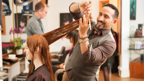 ¿Cuándo cortarse el cabello en mayo 2025?