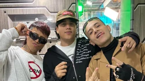 Los Brokix en la cabina de Mix Radio